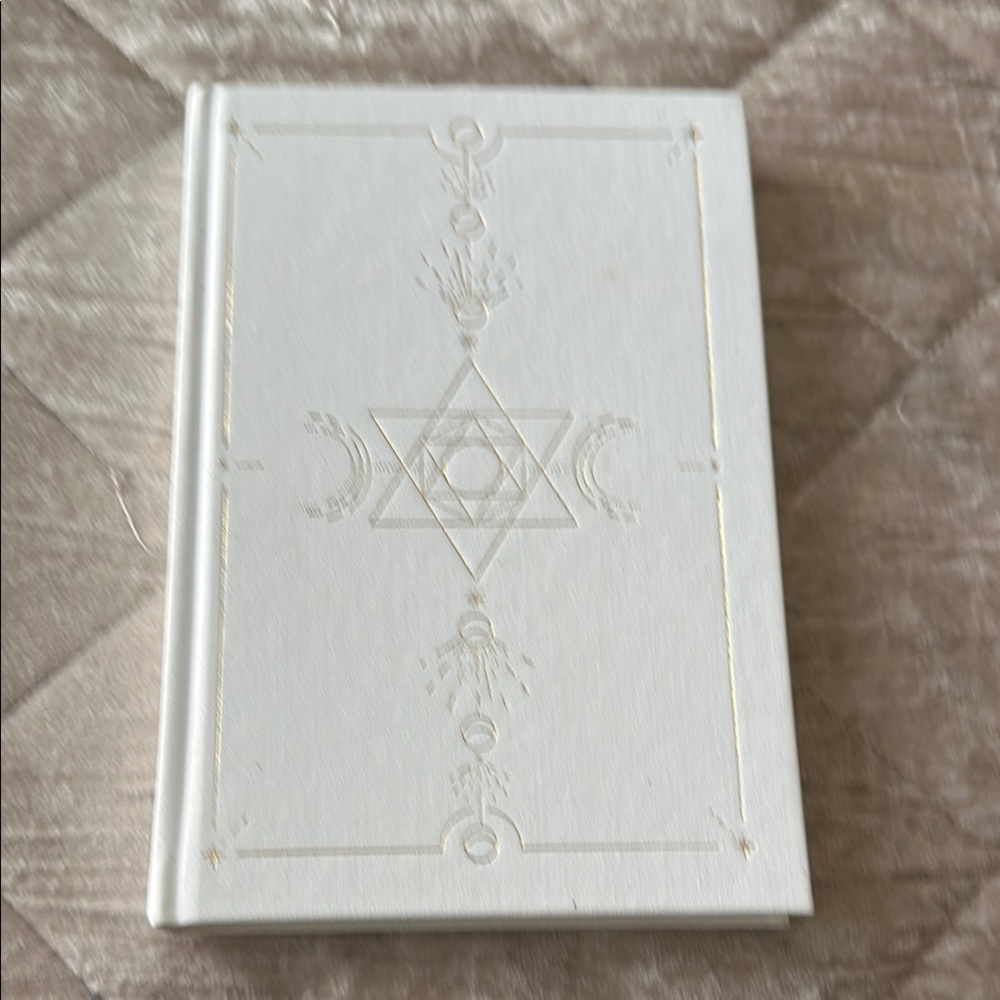Pre owned White Hardcover manifestation Journal with Geometric Design
